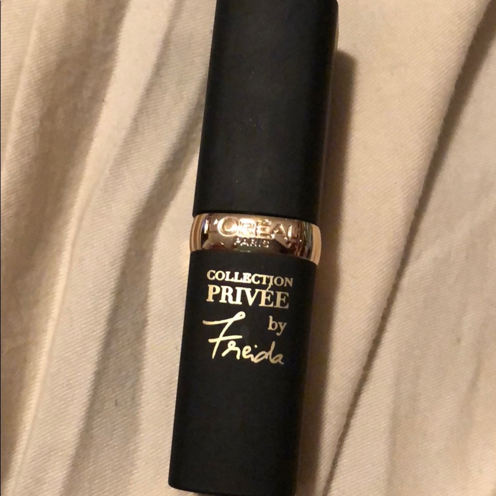 L’Oréal lipstick in nude